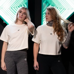 T’as pas besoin de parler quand ton t-shirt dit déjà tout. 💪👸

#strongbeauty #verybadwod #trainhardwithfun #crossfitcommunity #crossfitgirls #crossfitfamilly