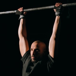 La puissance est dans le grip. 

Un design pensé pour durer, pour performer, pour brûler. 🔥 

Testées et approuvées en conditions réelles par @max_cartel_programming ! 💥

Les nouvelles maniques sont prêtes. 
Disponibles maintenant.

#crossfit #grips #crossfitcommunity #gymgrips #wodlife #crossfitfrance🇫🇷